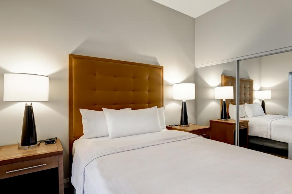 Residences at Kanata Lakes photo