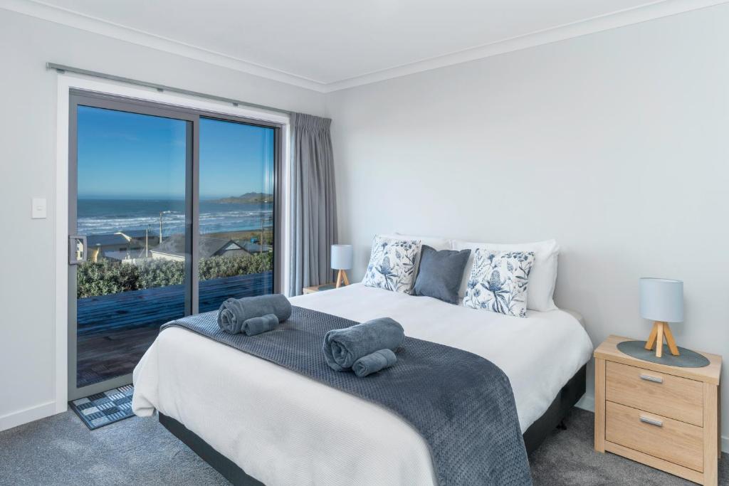 Kaka Point Views Apartment 1 photo