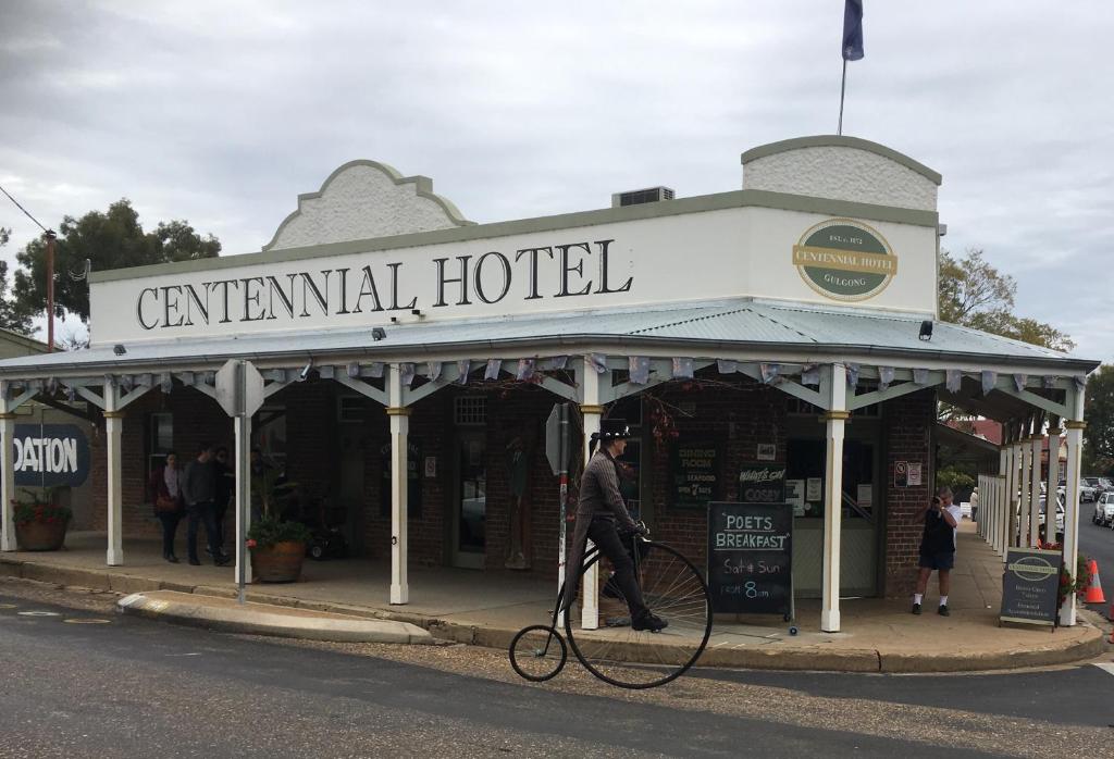 Centennial Hotel Gulgong photo