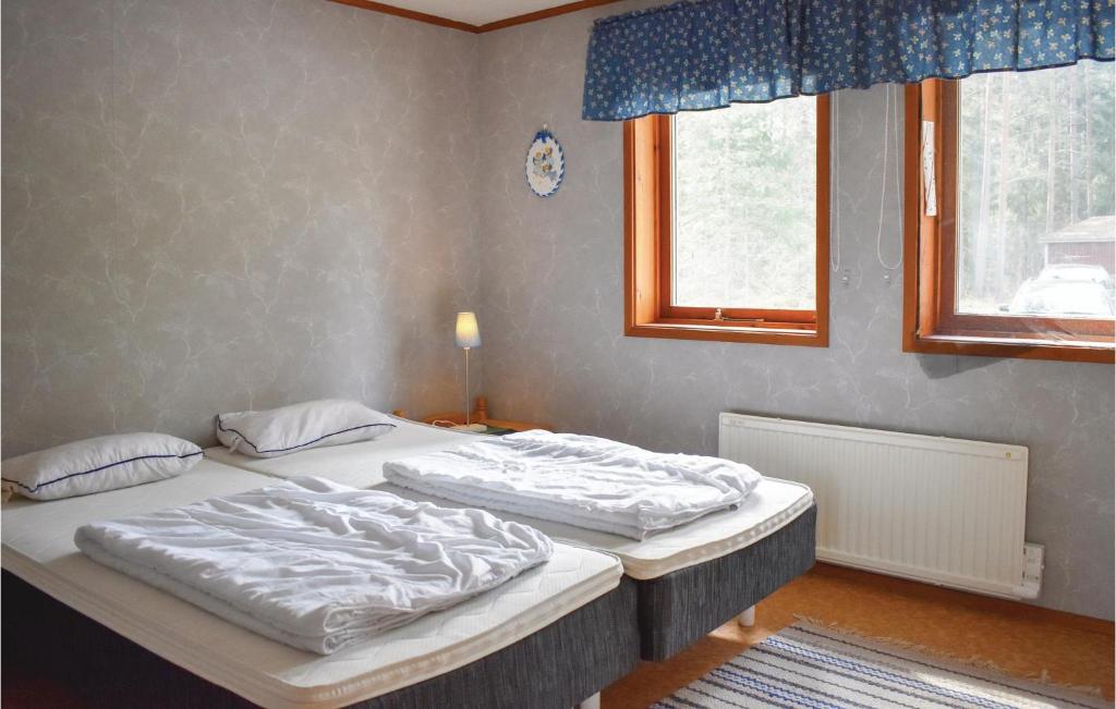 Three-Bedroom Holiday Home In Valdemarsvik 전경