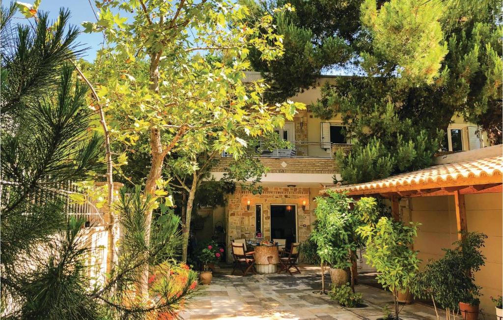 Beautiful home in Artemida with 2 Bedrooms and WiFi — Hotel in Athens