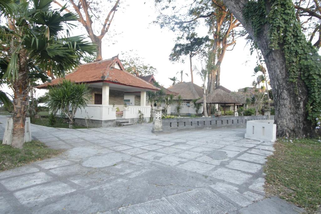 Alit Beach Resort and Villas