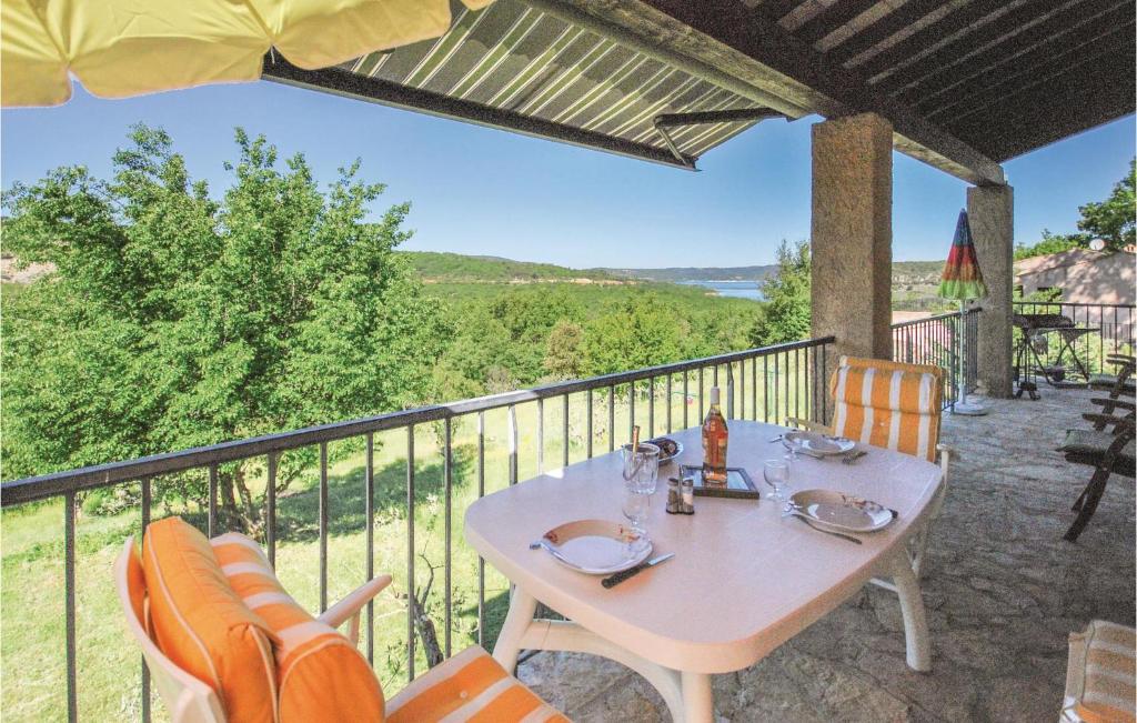 Awesome home in Bauduen with 2 Bedrooms and WiFi