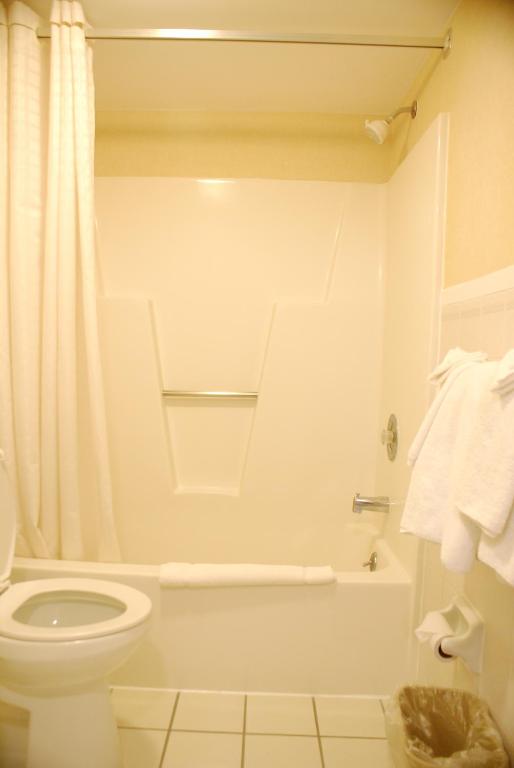 Downbeach Inn photo