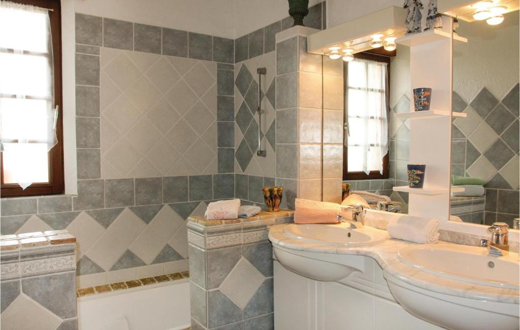 Amazing Home In Gordes - 5