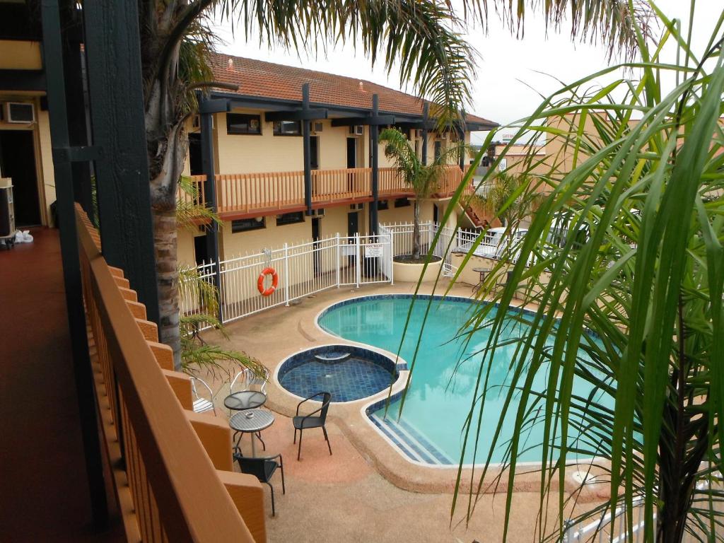 The Central Hotel Motel Lakes Entrance photo