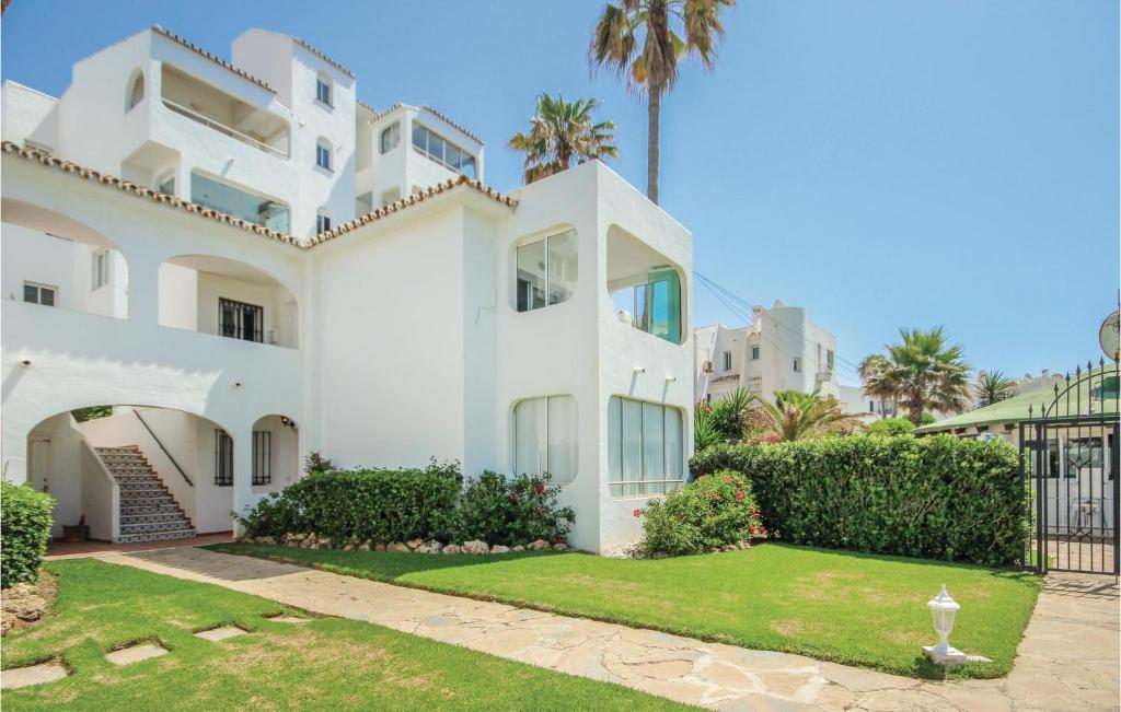 Stunning Apartment In Riviera Del Sol - 1