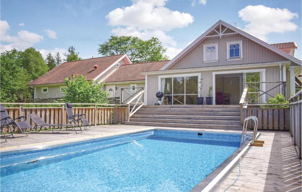 Stunning Home In Trans With Sauna, Wifi And Heated Swimming Pool