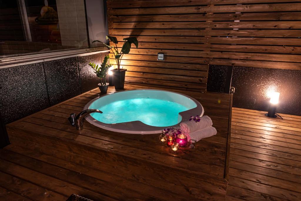 Hotel Aqua Kiss Moriyama (Adult Only)