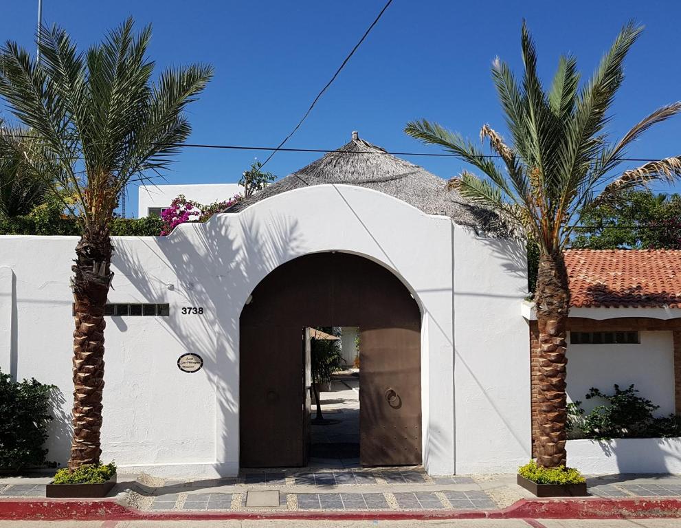 Los Milagros Hotel - 2