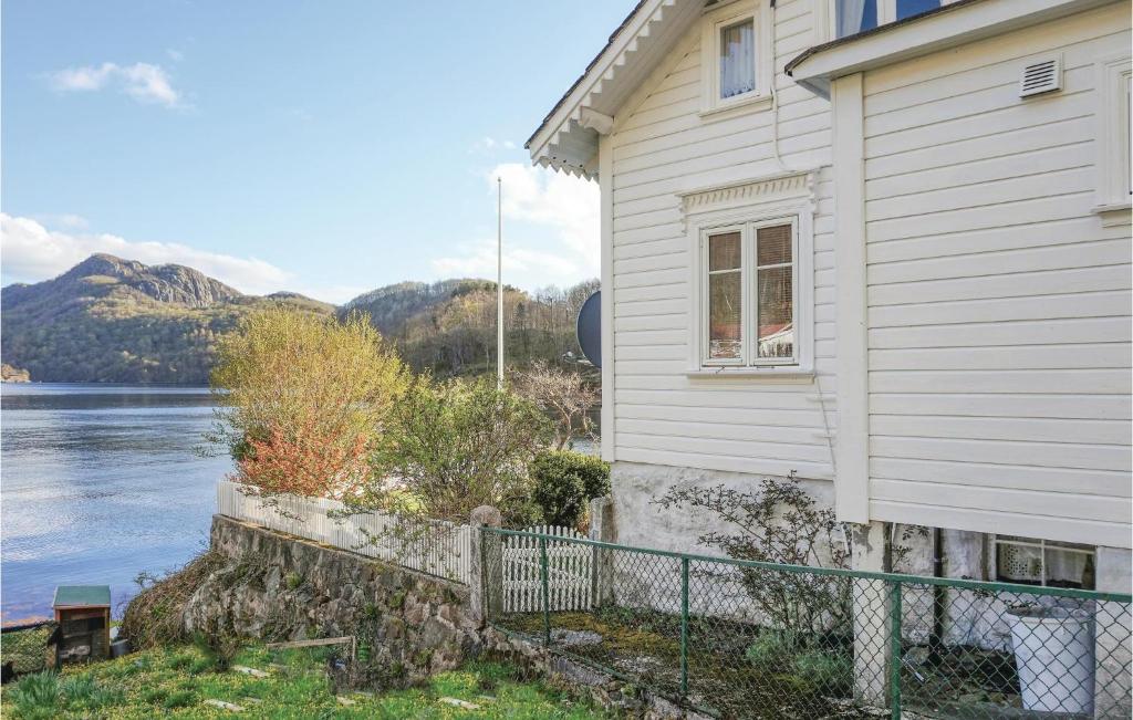 Amazing Home In Hidrasund With 2 Bedrooms