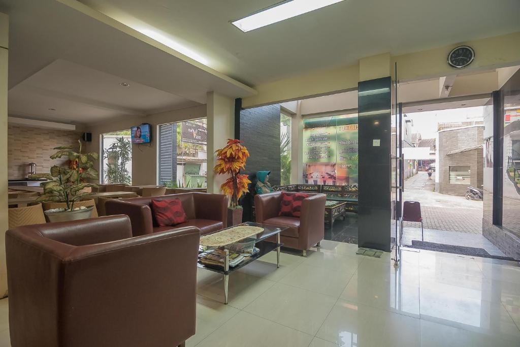 RedDoorz @ Hotel Arimbi Dewi Sartika Baru photo