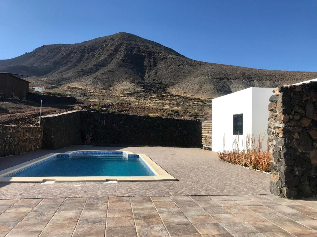 Quiet Rural House Ten Minutes From The Beach photo