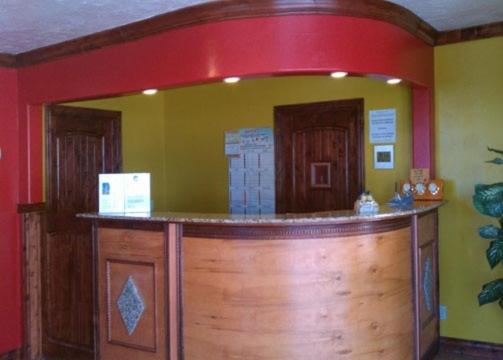Economy Inn & Suites photo