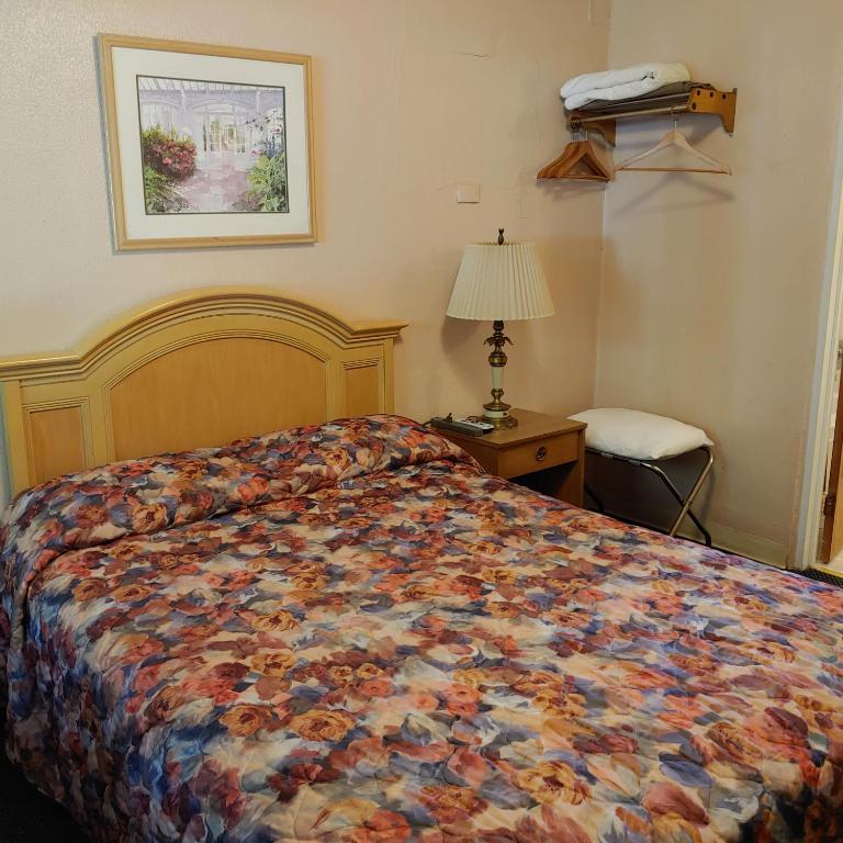 Rolling Brook Inn photo