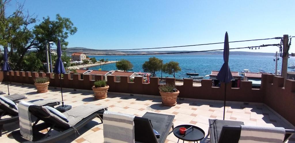 APARTMAN FELICE — Hotel in Starigrad