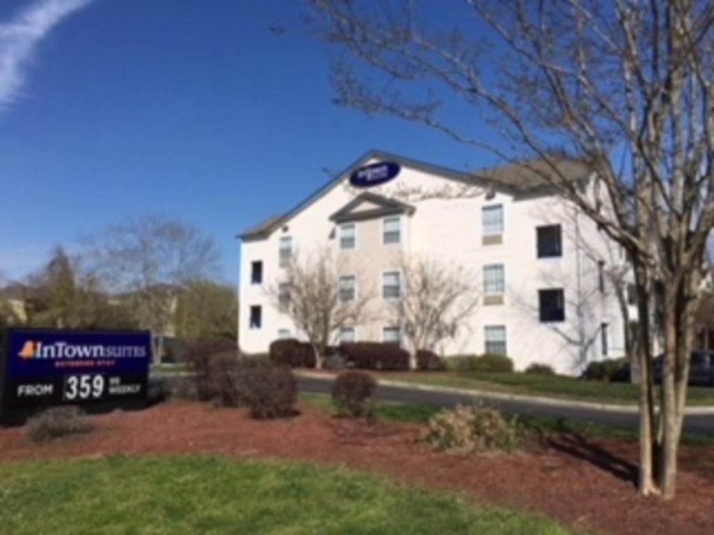 InTown Suites Extended Stay North Charleston SC - Airport photo