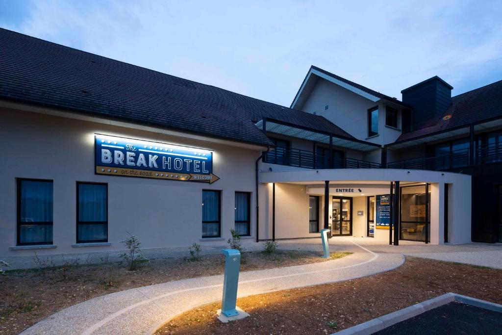 Break Hotel photo