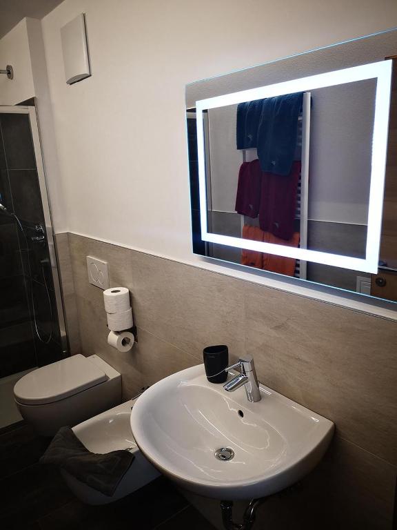 Garni - Hotel Am Burghuegel photo