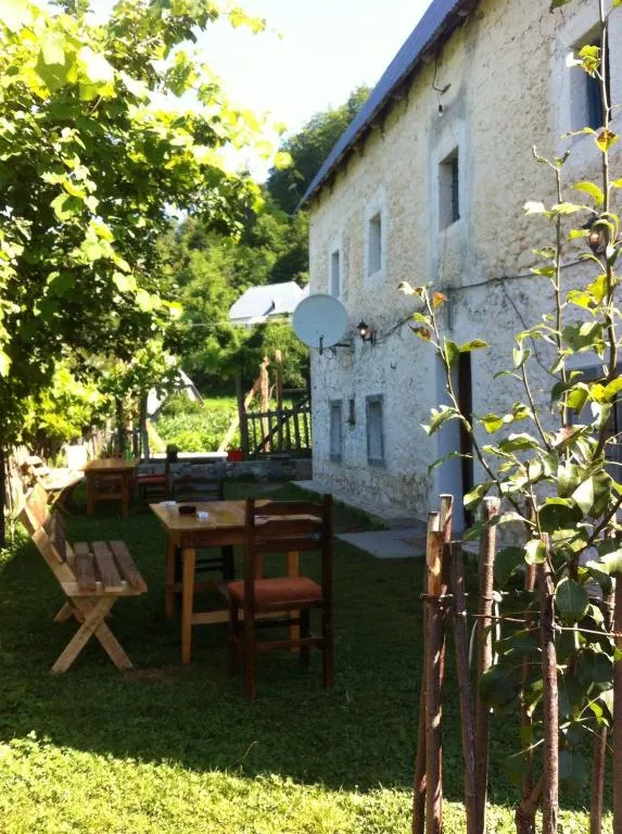 Marash Rrgalla Guesthouse, hotel en Theth