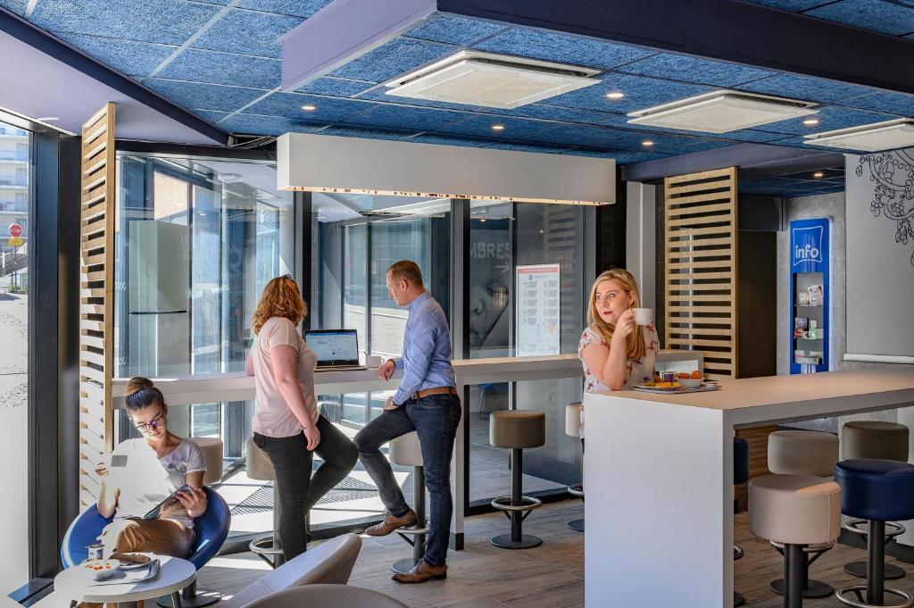 ibis budget Saint-Etienne Centre Gare Chateaucreux photo