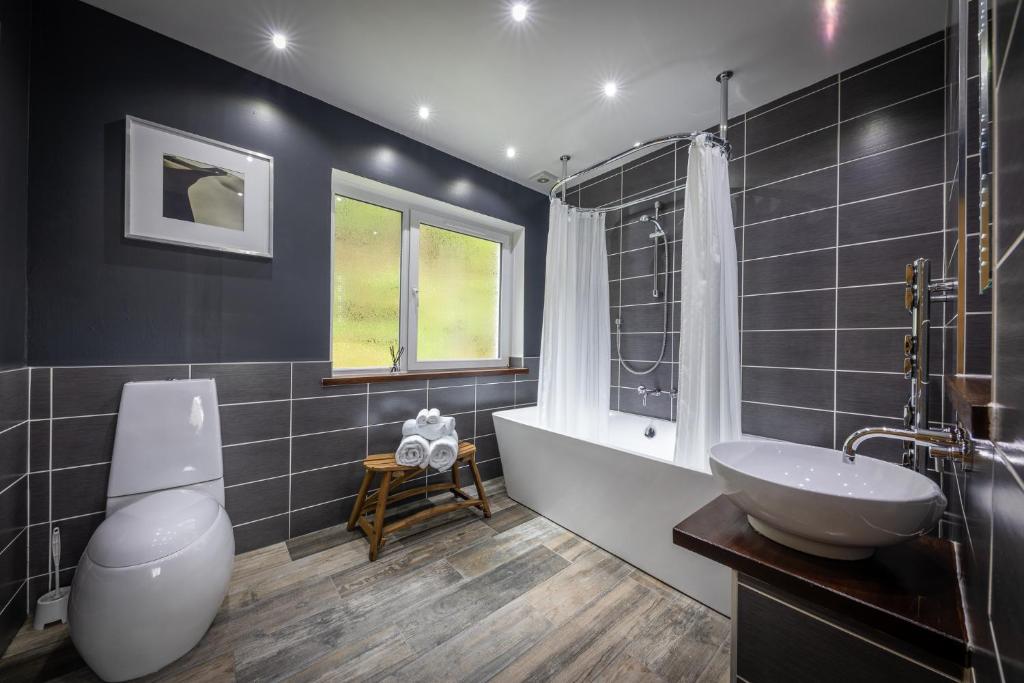 Storr Apartments photo