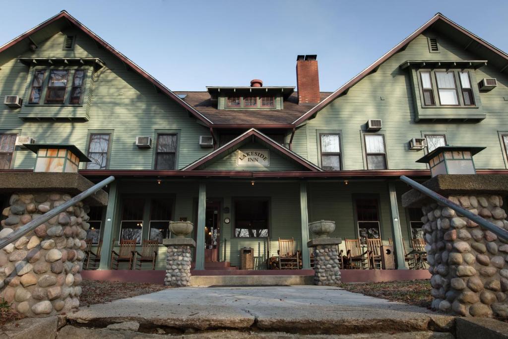 Lakeside Inn — Hotel in Lakeside (MI)