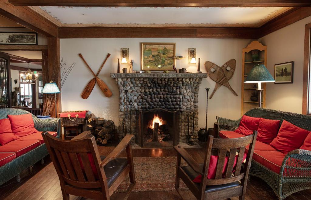 Lakeside Inn photo