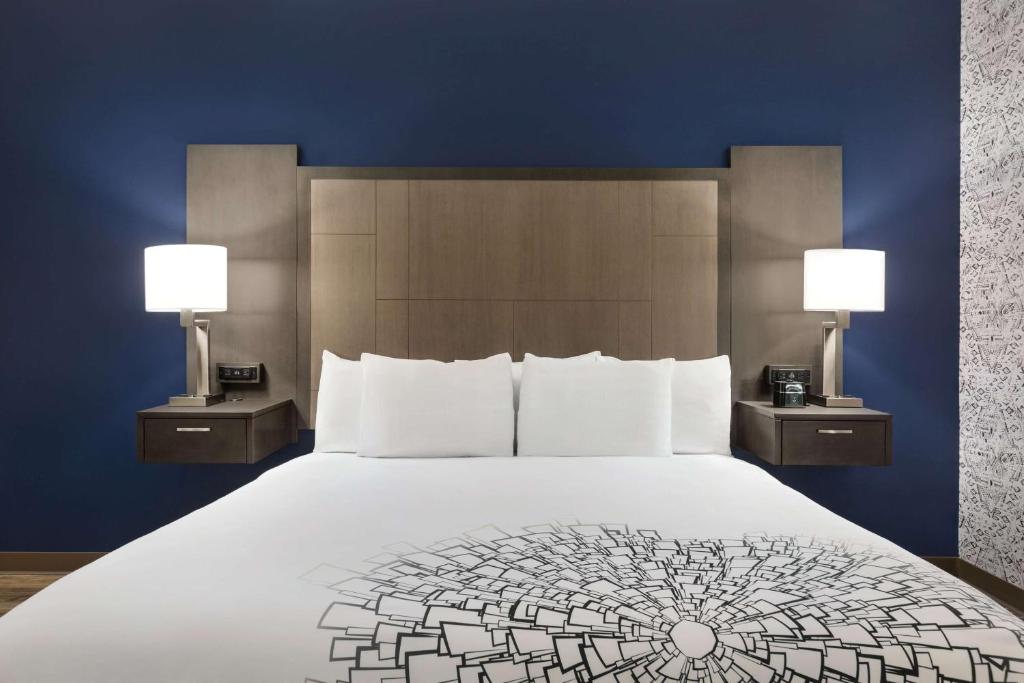 La Quinta Inn & Suites by Wyndham Rock Hill photo