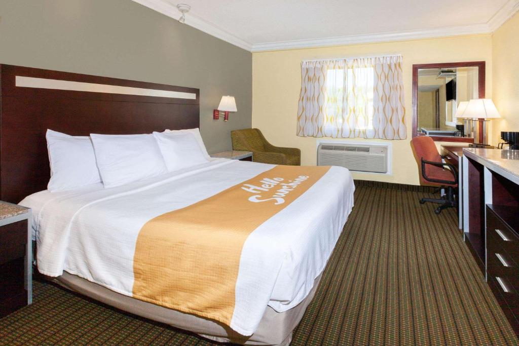 Days Inn by Wyndham Nanuet / Spring Valley photo
