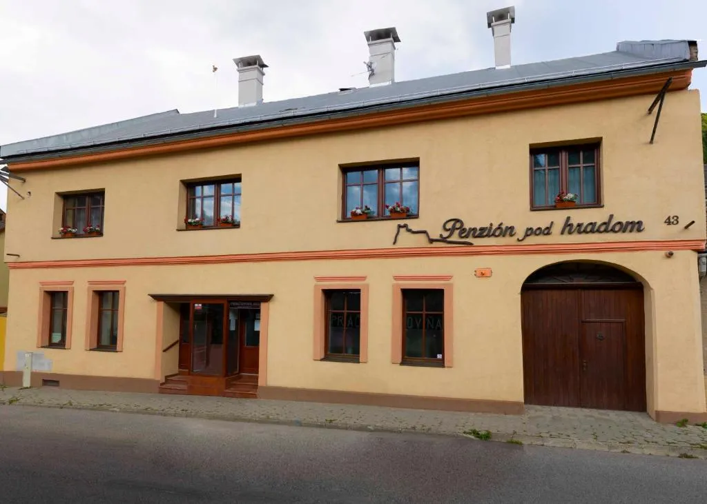 Penzión pod hradom Gelnica, hotel in Gelnica