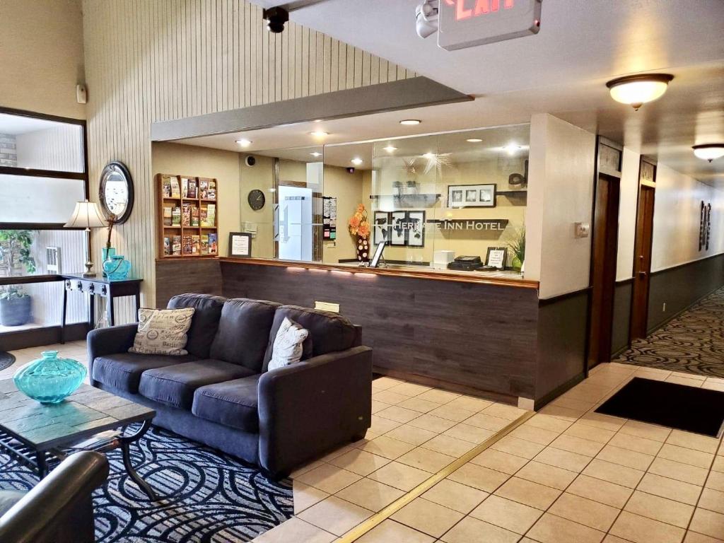 Heritage Inn Hotel photo