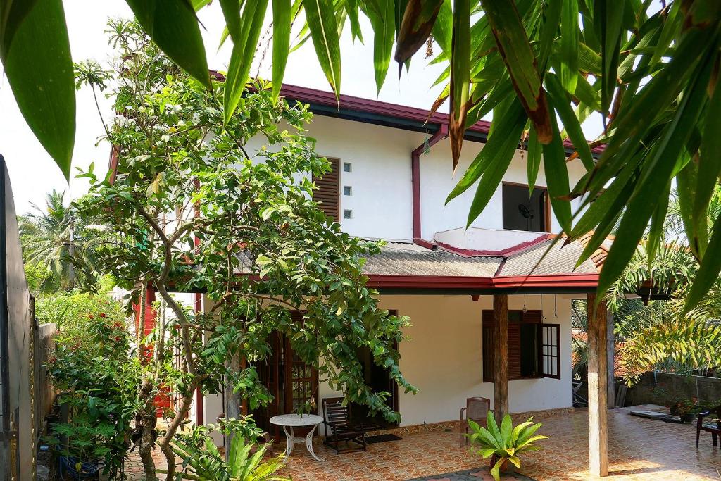 Dream House — Hotel in Unawatuna