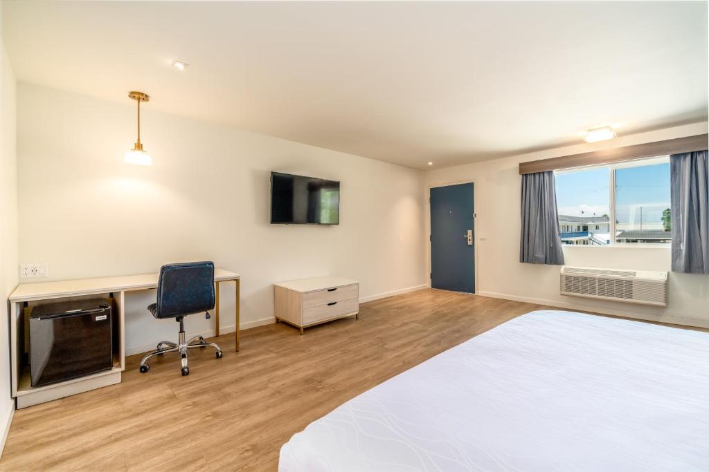 Trend Hotel at LAX Airport photo
