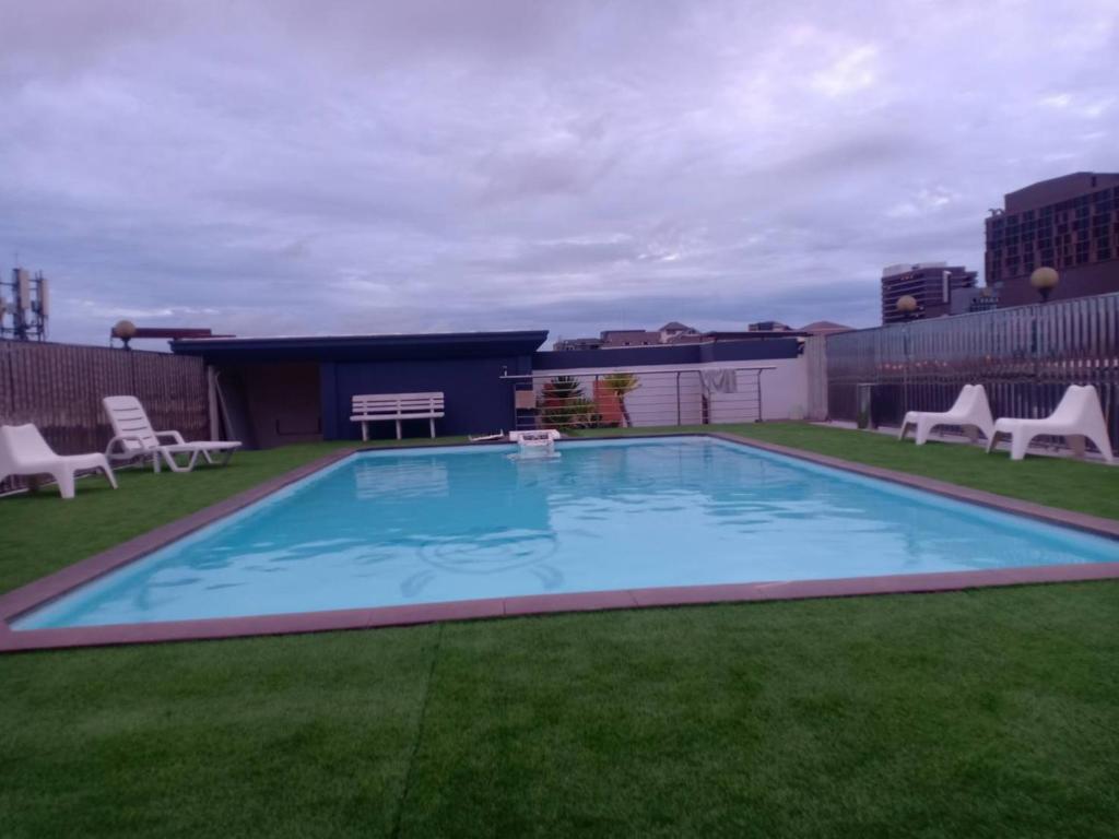 Swimming pool