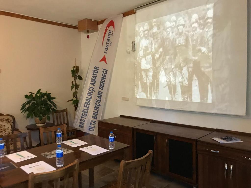 Shared lounge/TV area