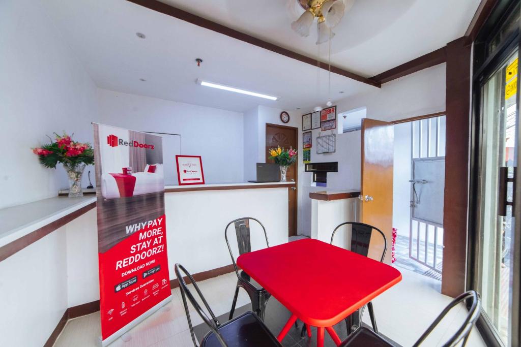 2. 레드도어즈 앳 ..