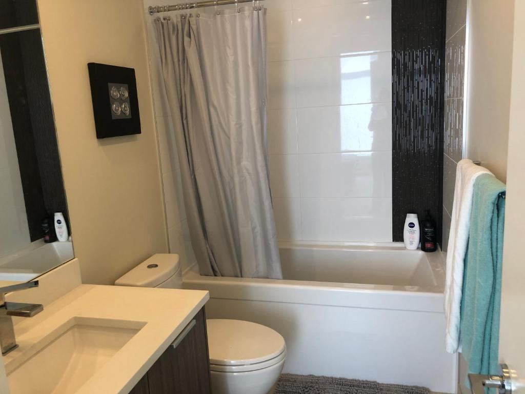Downtown 2 beds/2bath with huge patio& parking! photo