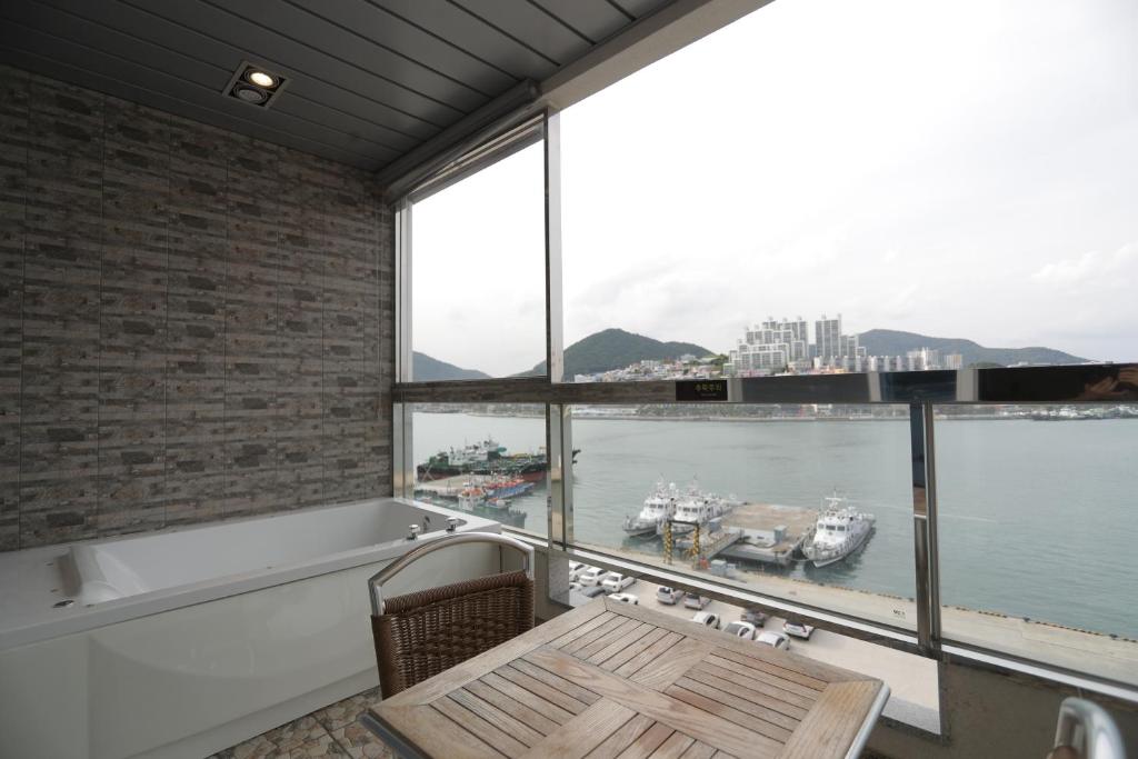 View, Lium Spa Hostel in Yeosu-si
