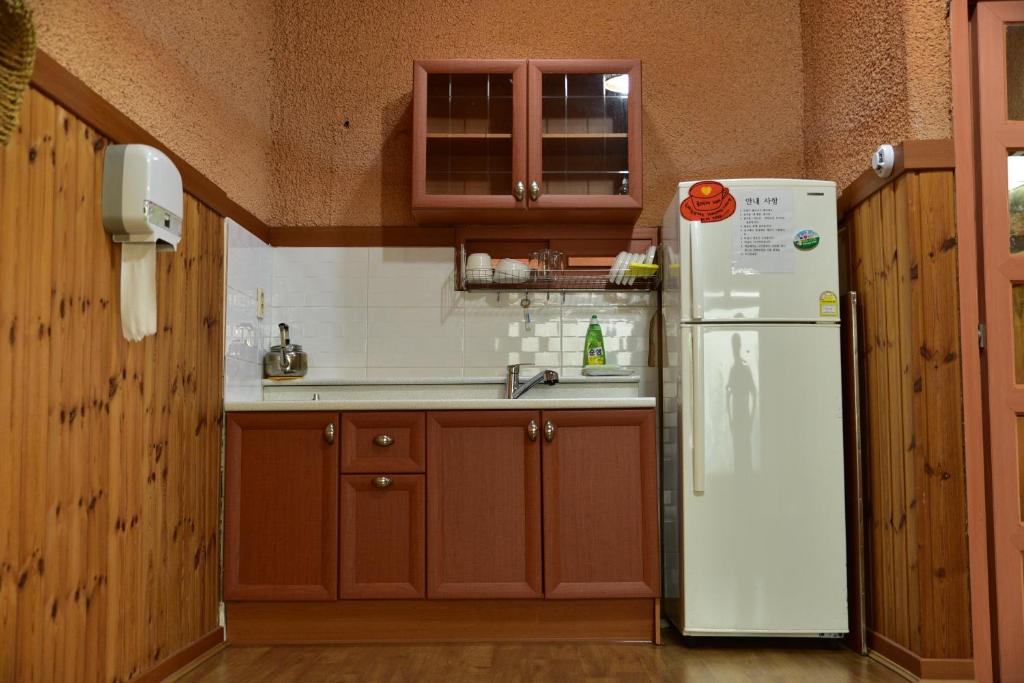 Golmangtae Pension photo