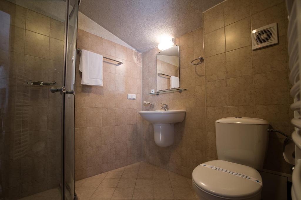 Todeva House Hotel and Tavern photo