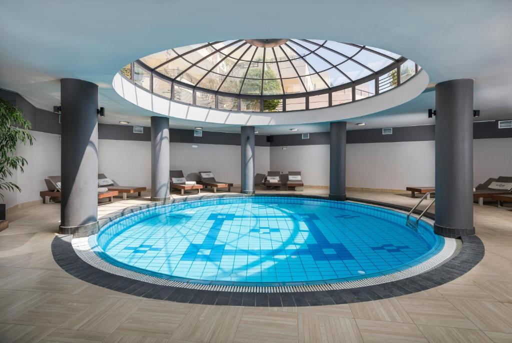 Vantaris Palace — Swimming pool in Georgioupolis