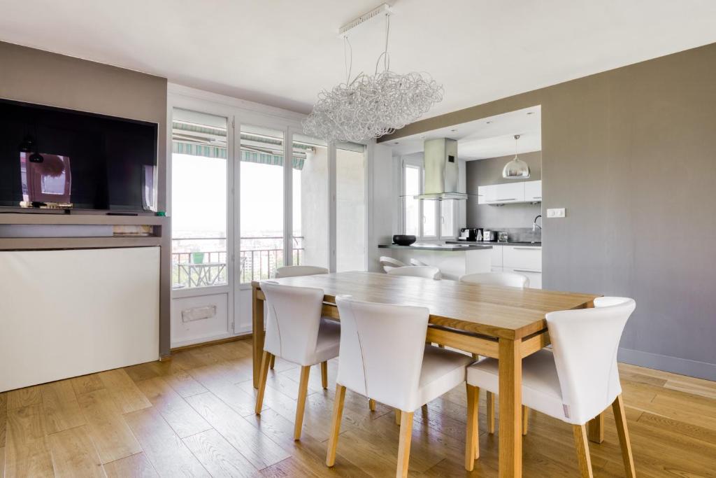 Superbe Appart 3ch Terrasse Vue sur Lyon et garage, Lyon