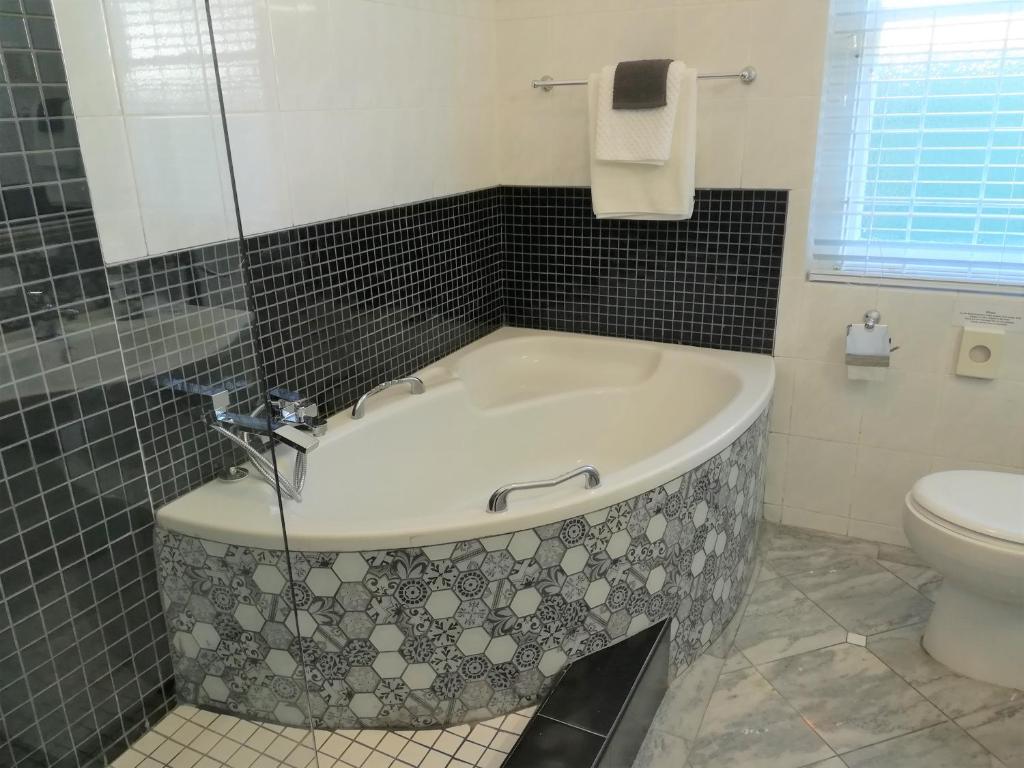 Eastbury Cottage photo