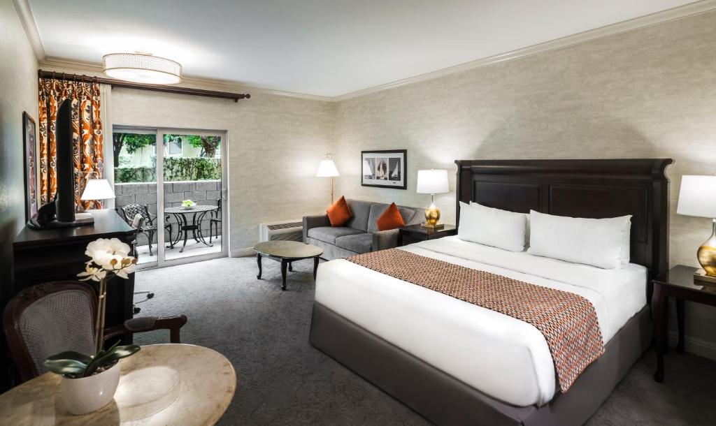 Ayres Hotel And Suites Costa Mesa/newport Beach Photo 11