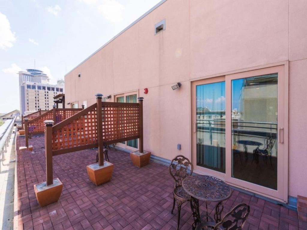 Spacious Condos Steps Away from French Quarter photo