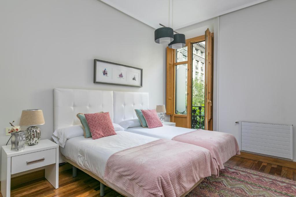 Gran Via 3 by Forever Rentals - 3