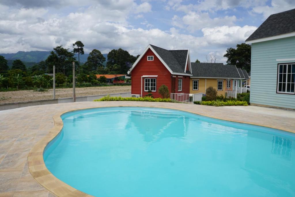 リゾート エヴィー メー (Resort Evie Mae)