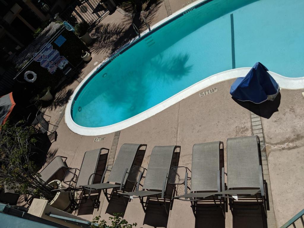 Tarzana Inn Photo 3