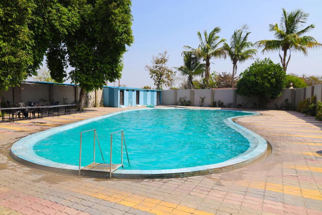 スイミングプール